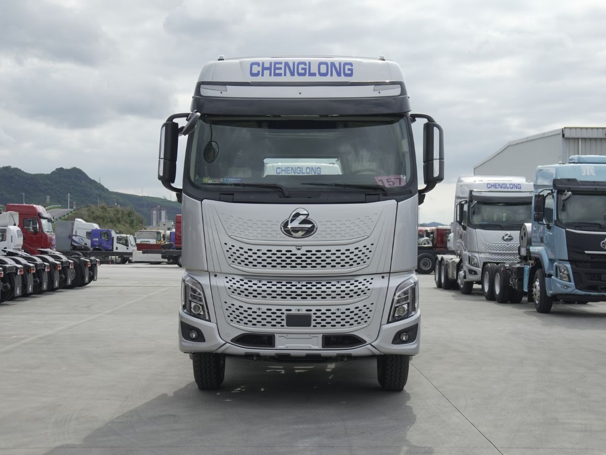 ĐẦU KÉO 6X4 Cầu láp lốp 12r20