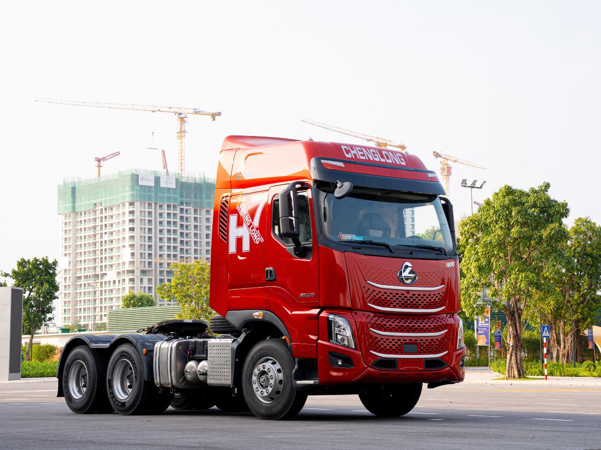 ĐẦU KÉO 6X4 Cầu láp lốp 12R22.5