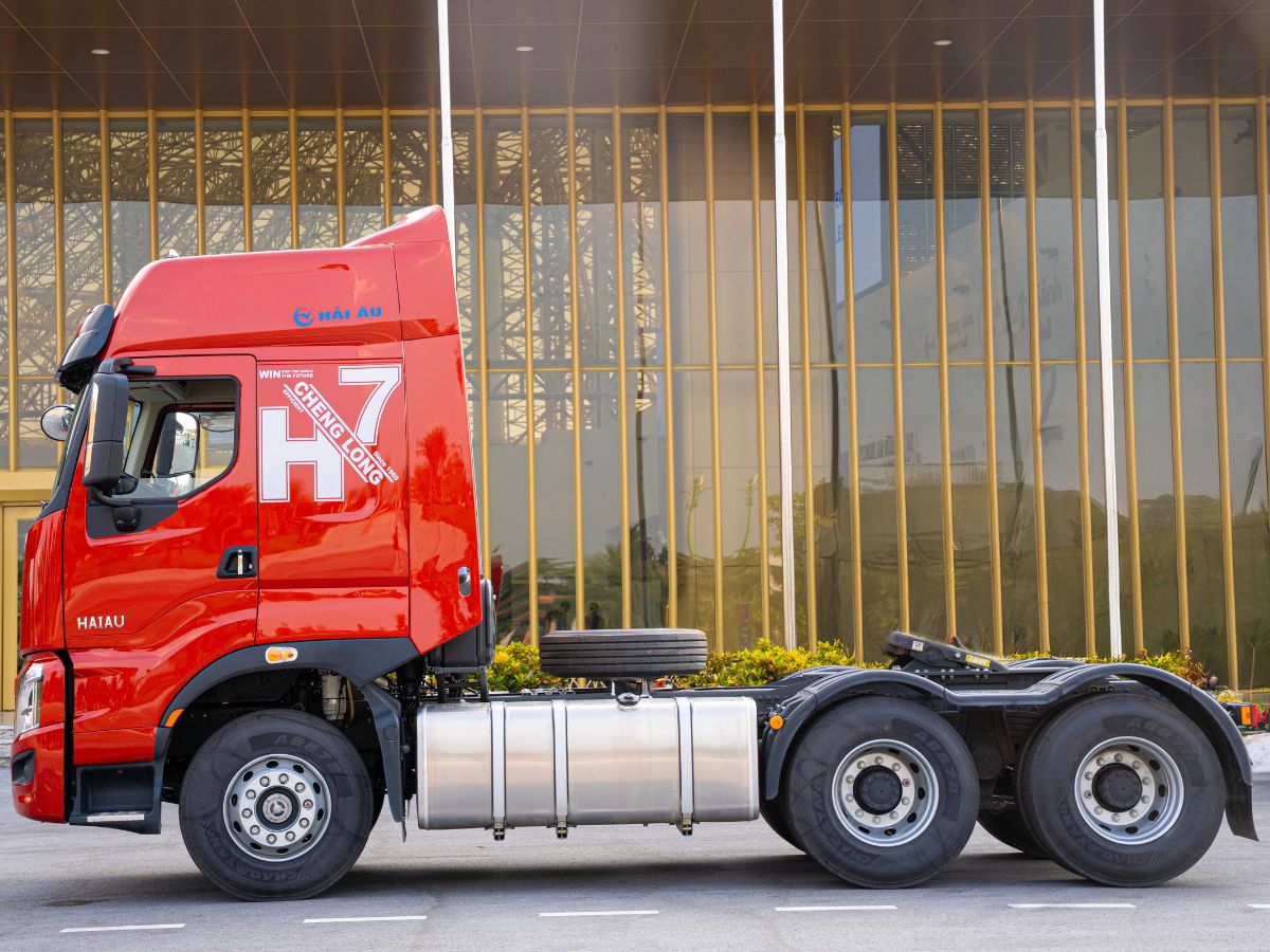 ĐẦU KÉO 6X4 Cầu láp lốp 12r22.5