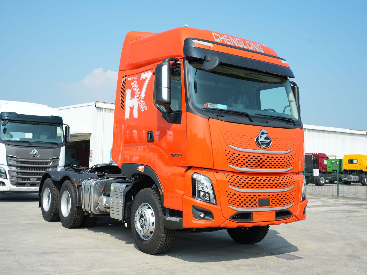 ĐẦU KÉO 6X4 Cầu láp lốp 12r22.5