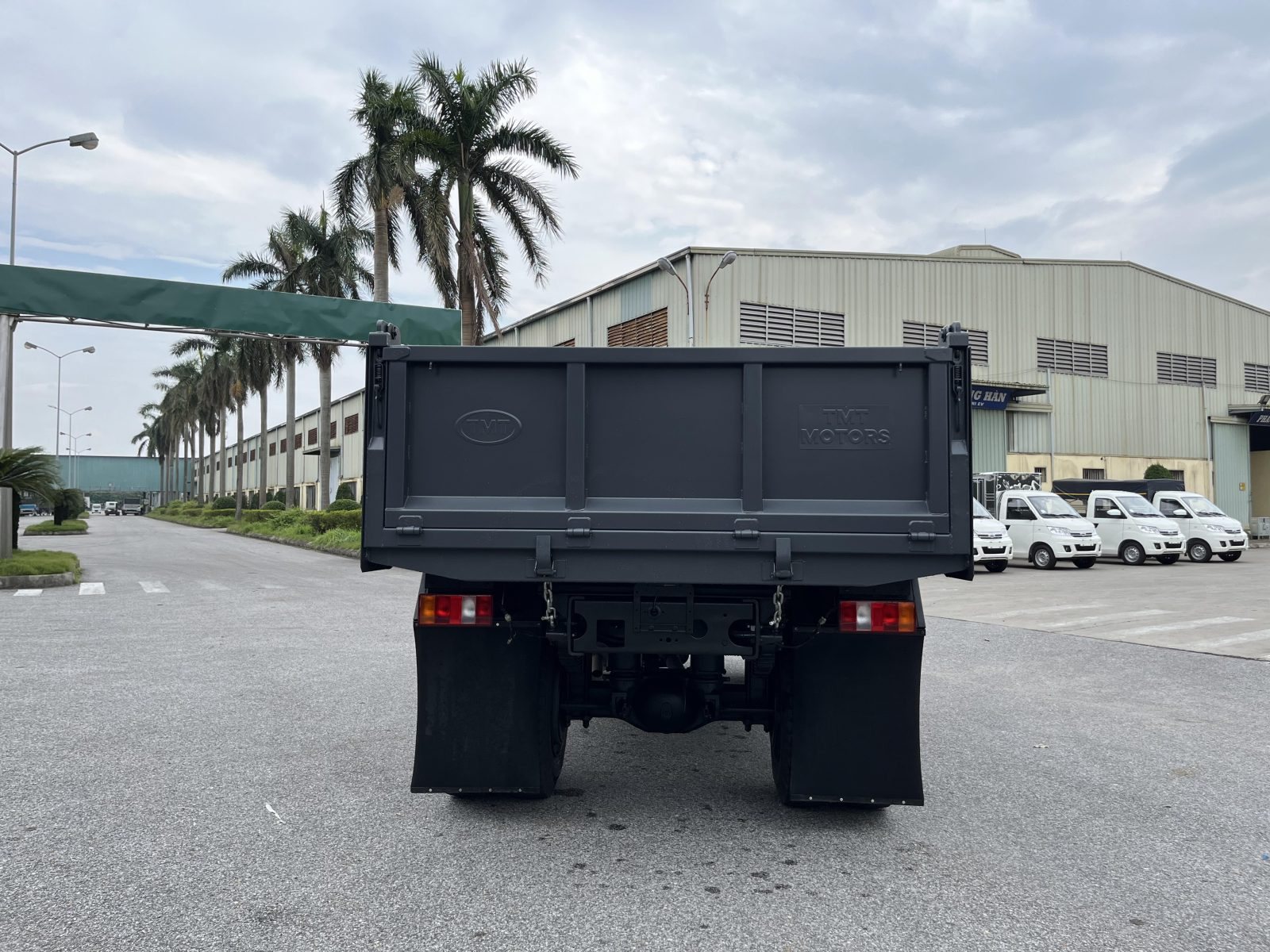 ST900D Thùng Tự Đổ